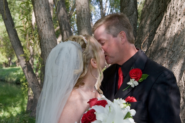 calgary_wedding_candid_kerriandjames_186.jpg
