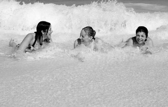 dominican_republic_beach_weddingparty_philandrenae_10.jpg