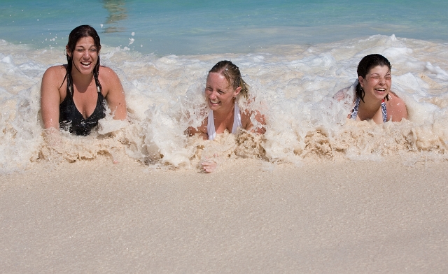 dominican_republic_beach_weddingparty_philandrenae_11.jpg