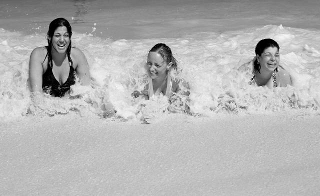 dominican_republic_beach_weddingparty_philandrenae_12.jpg