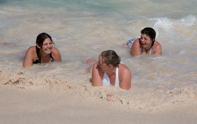 dominican_republic_beach_weddingparty_philandrenae_19.jpg