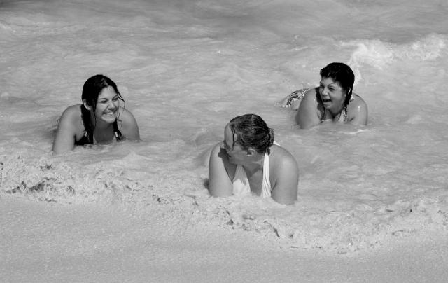dominican_republic_beach_weddingparty_philandrenae_20.jpg