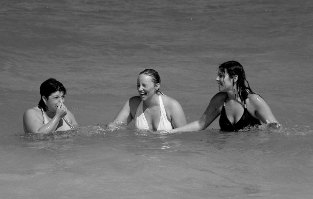 dominican_republic_beach_weddingparty_philandrenae_24.jpg