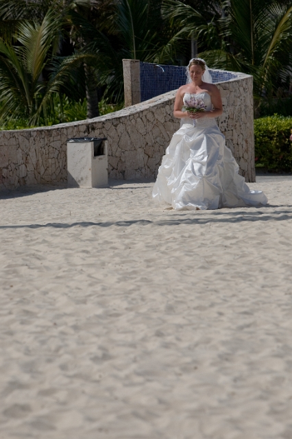 dominican_republic_ceremony_gettingready_candid_philandrenae_1.jpg