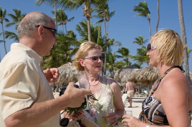 dominican_republic_ceremony_gettingready_candid_philandrenae_100.jpg
