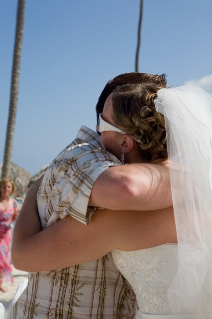 dominican_republic_ceremony_gettingready_candid_philandrenae_12.jpg