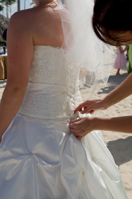 dominican_republic_ceremony_gettingready_candid_philandrenae_16.jpg