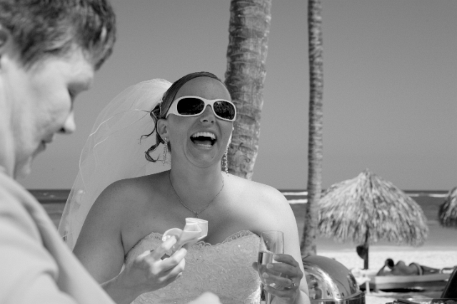 dominican_republic_ceremony_gettingready_candid_philandrenae_3.jpg