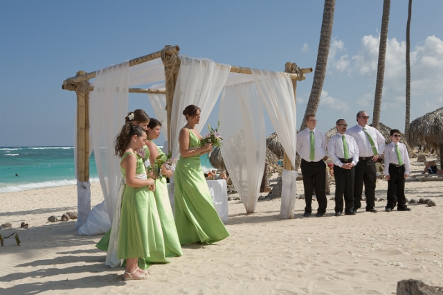 dominican_republic_ceremony_gettingready_candid_philandrenae_34.jpg