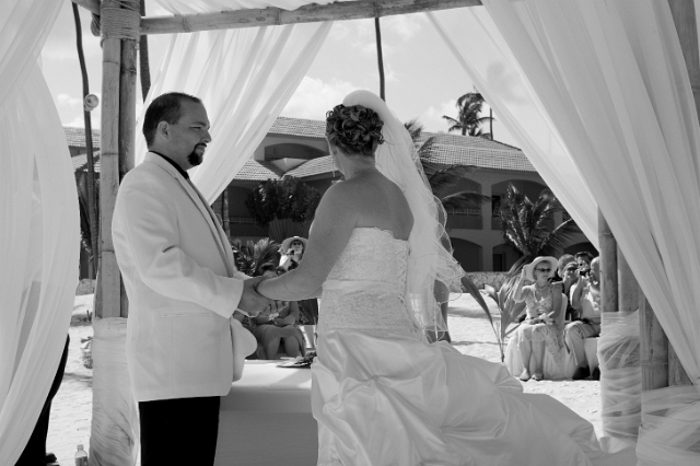 dominican_republic_ceremony_gettingready_candid_philandrenae_35.jpg