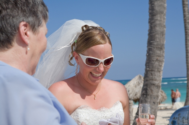 dominican_republic_ceremony_gettingready_candid_philandrenae_4.jpg