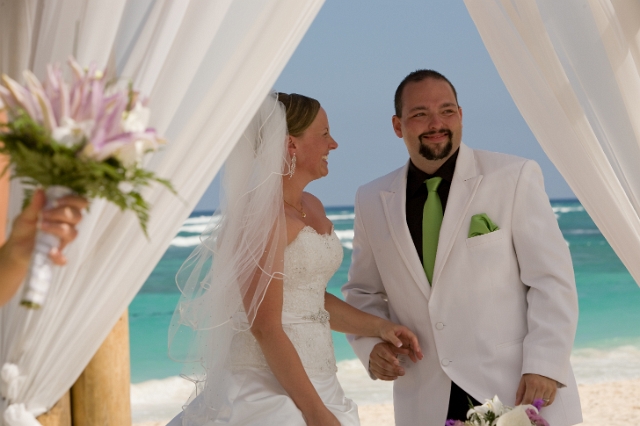 dominican_republic_ceremony_gettingready_candid_philandrenae_44.jpg