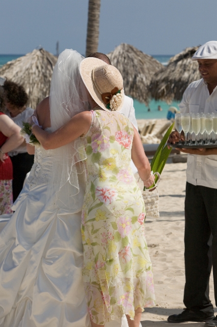 dominican_republic_ceremony_gettingready_candid_philandrenae_77.jpg
