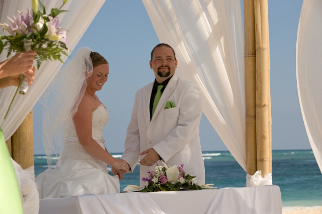 dominican_republic_ceremony_gettingready_candid_philandrenae_82.jpg